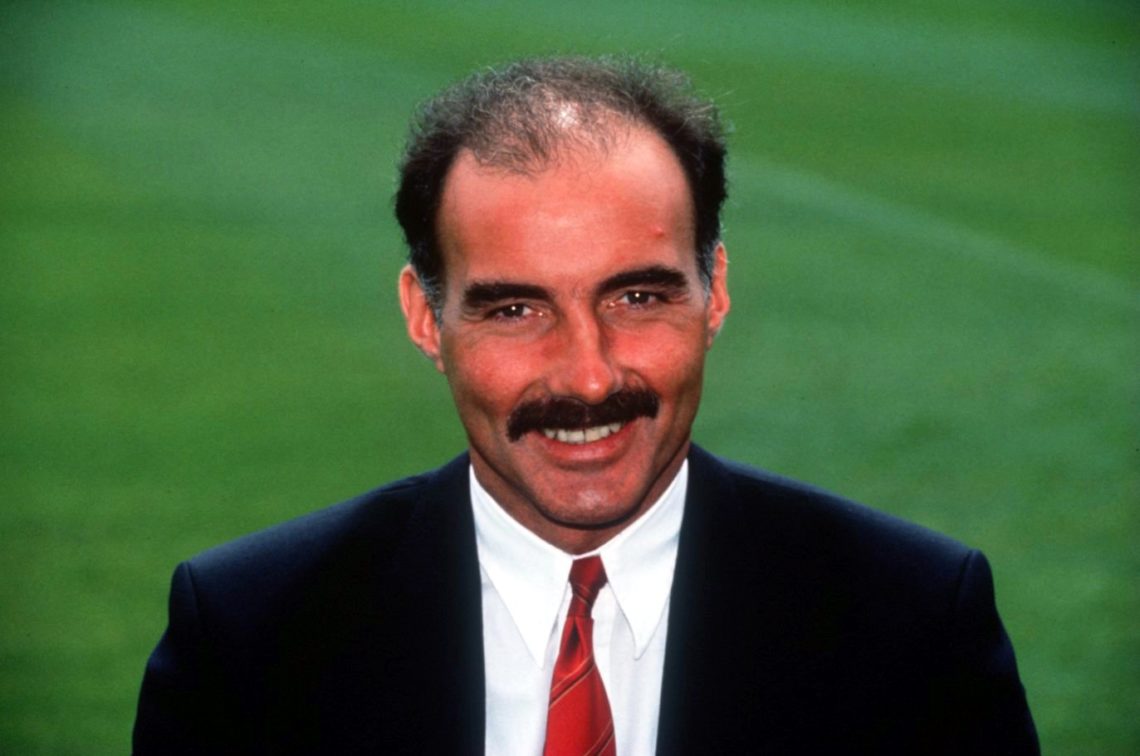 1992: A PORTRAIT OF WILLIE MILLER, THE MANAGER OF ABERDEEN SOCCER CLUB, DURING A CLUB PHOTOCALL BEFORE THE START OF THE 1992/3 SOCCER SEASON. Mand...