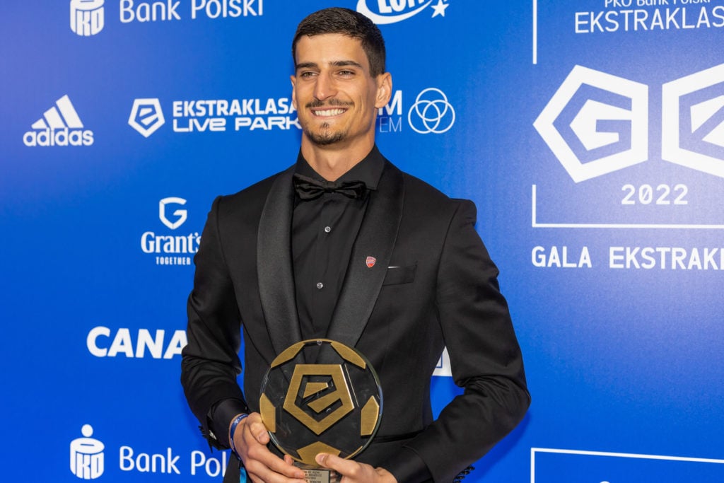 Vladan Kovacevic of Rakow Czestochowa with award for the