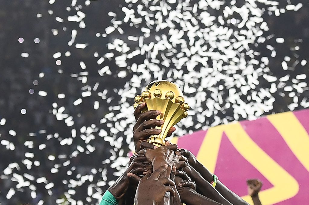 TOPSHOT-FBL-AFR-AFCON-2021-2022-SEN-EGY-TROPHY