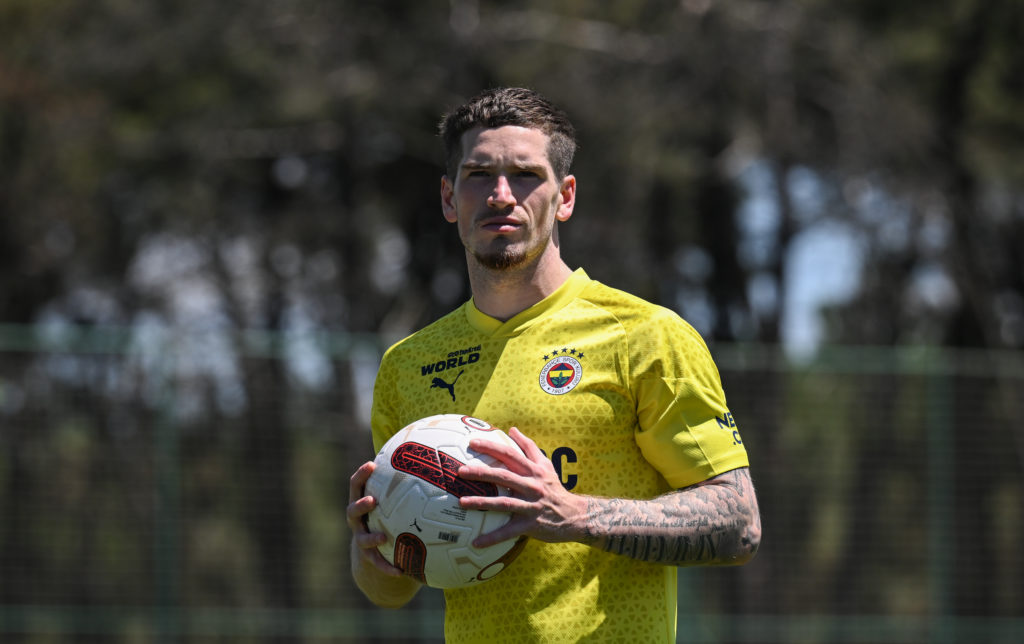 Fenerbahce player Ryan Kent