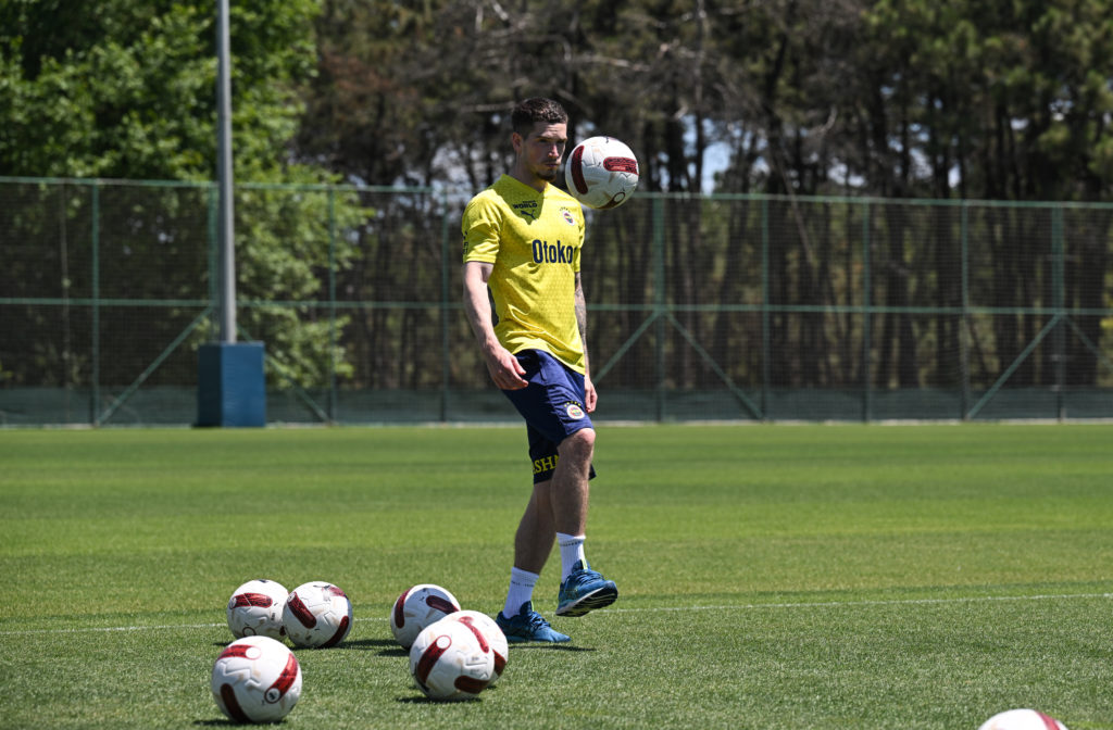 Fenerbahce player Ryan Kent