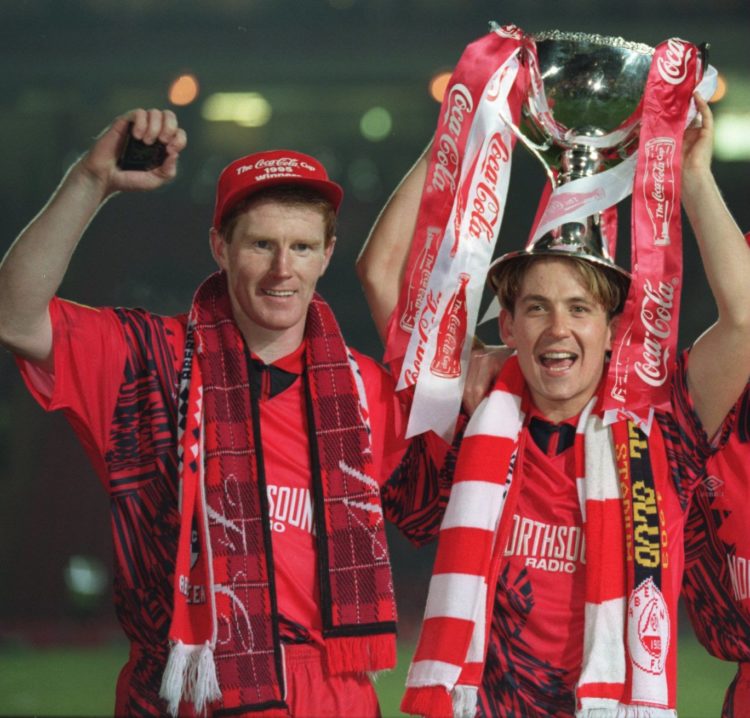 26 NOV 1995: THE TWO GOALSCORERS (L) DUNCAN SHEARER AND (R) BILLY DODDS OF  ABRERDEEN CELEBRATE WINNING THE COCA-COLA CUP  DURING ABERDEEN V DUNDEE...