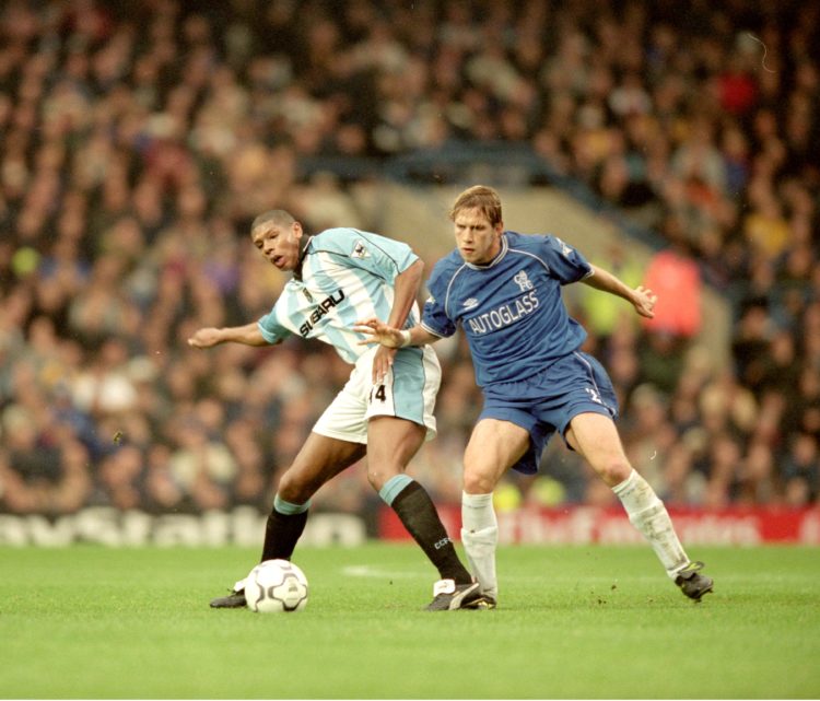 21 Oct 2000:  Carlton Palmer (left) of Coventry City tangles with Sam Dalla Bona (right) of Chelsea during the FA Carling Premiership match played ...