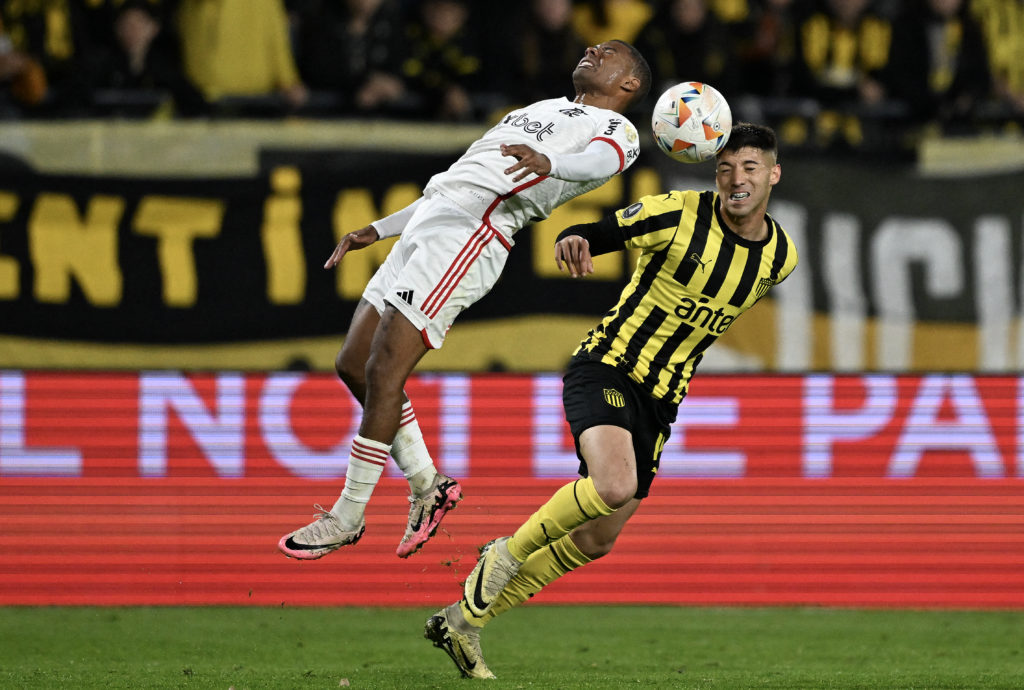 TOPSHOT-FBL-LIBERTADORES-PENAROL-FLAMENGO