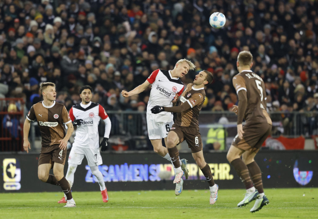 FBL-GER-BUNDESLIGA-ST PAULI-FRANKFURT